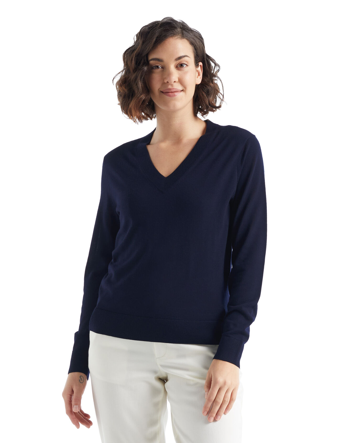 Womens Merino Wilcox Long Sleeve V Neck Sweater A classic everyday sweater made with ultra-fine gauge merino wool for unparalleled softness, the Wilcox Long Sleeve V Neck Sweater is perfect for days when you need a light extra layer.