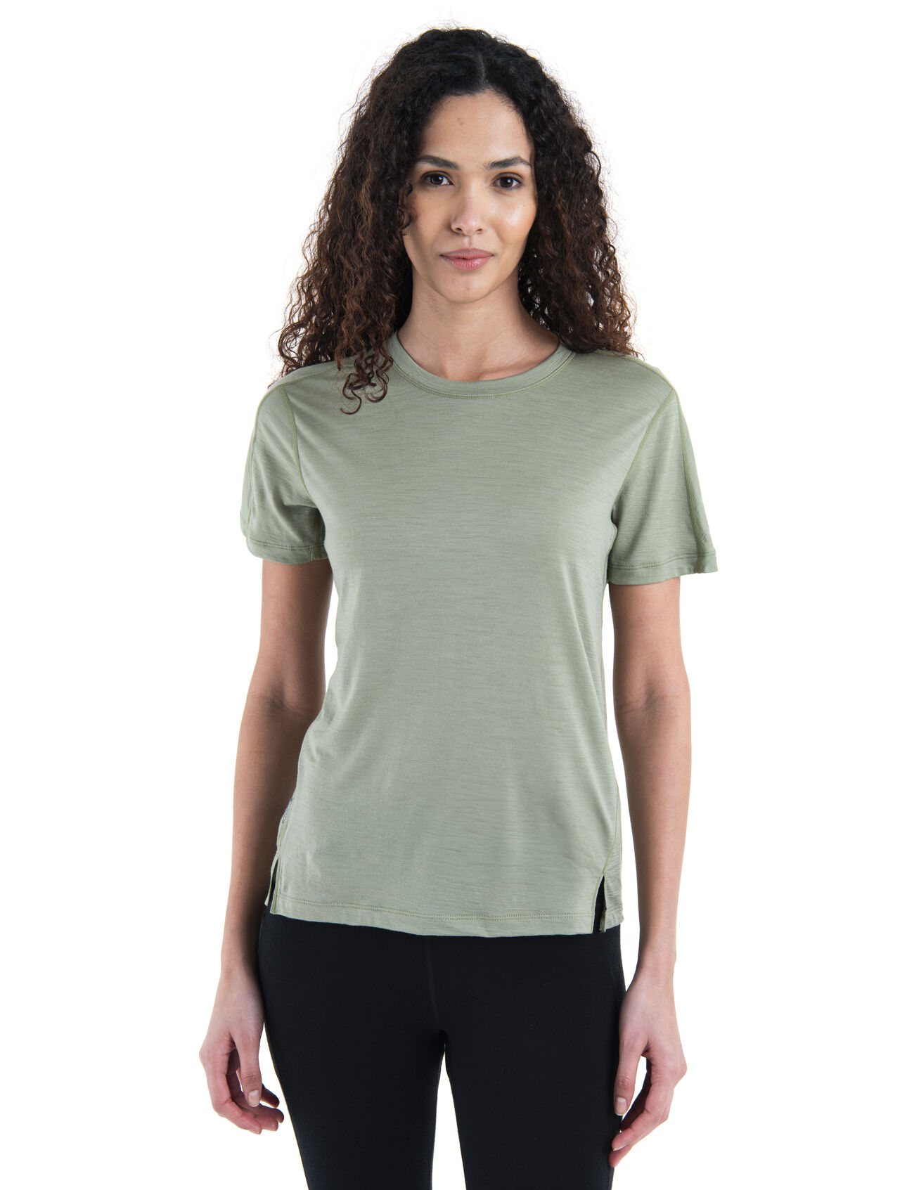 150 MerinoFine™ Ace T-Shirt Damen Ein leichtgewichtiges, überall einsetzbares Funktionsshirt für hohe Intensität, das MerinoFine™ Ace T-Shirt reguliert die Körpertemperatur und hemmt die Geruchsbildung dank 100% ultrafeiner Merinowolle.