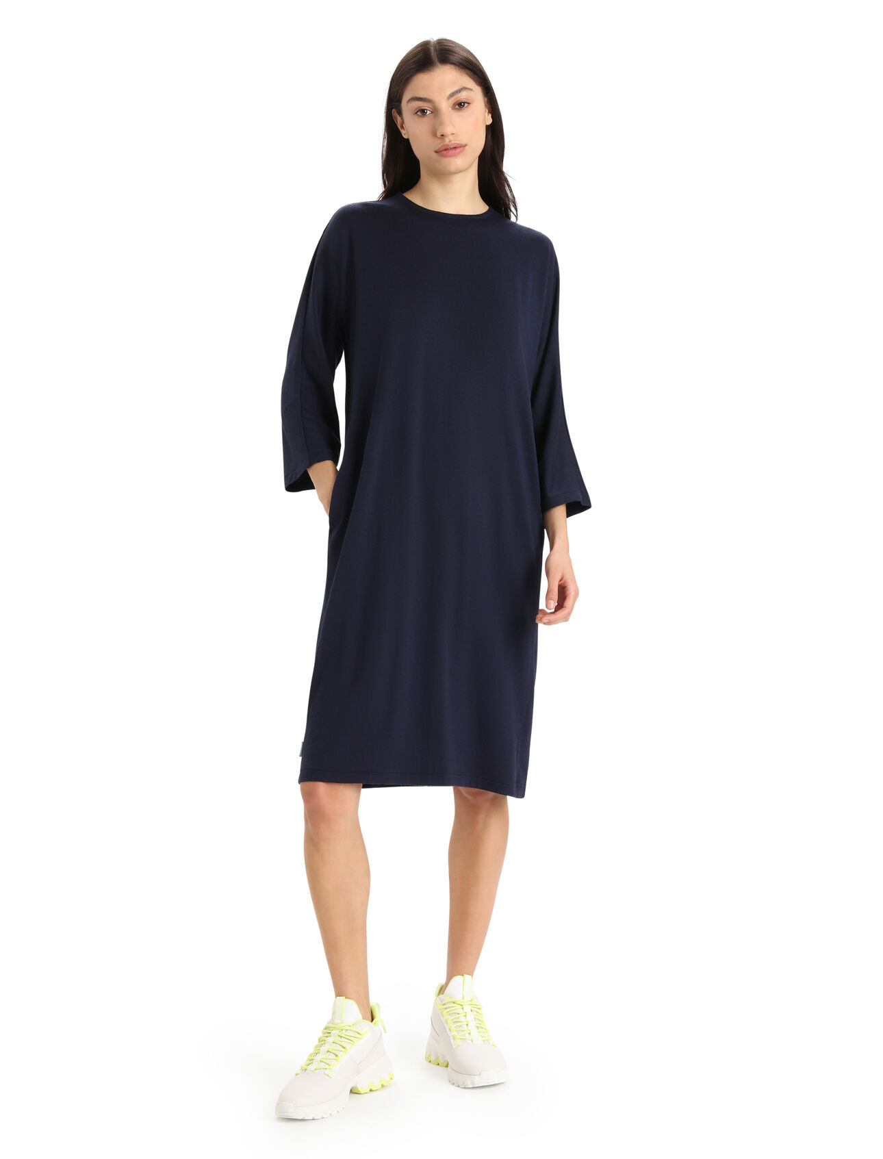 Womens Merino Oasis Long Sleeve Dress A clean, simple and flattering dress made with our best-selling, 100% merino jersey fabric, the Oasis Long Sleeve Dress features a relaxed fit for maximum style and comfort around town.