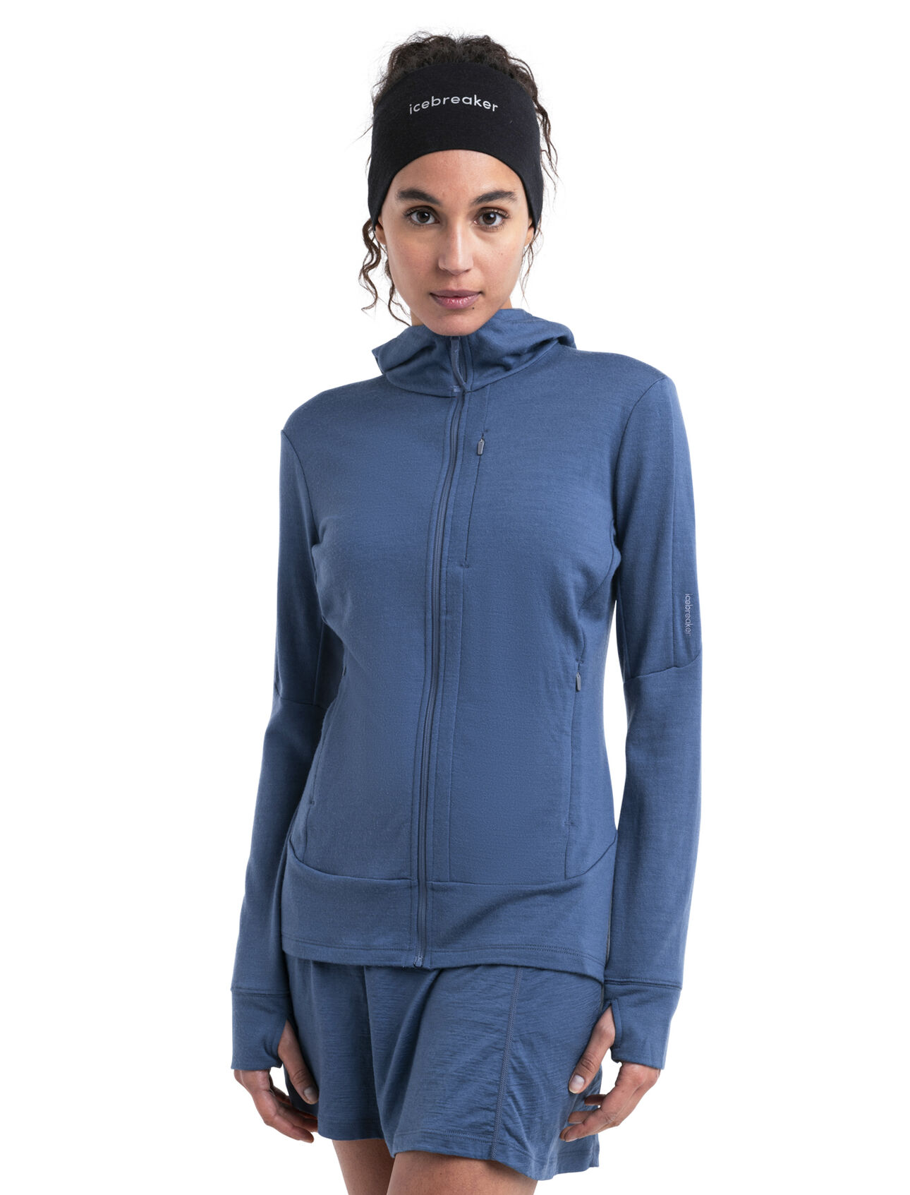 Womens Merino 260 Quantum IV Long Sleeve Zip Hoodie A slim-fit mid layer that’s ideal for technical mountain adventures like hiking, skiing and climbing, the Merino 260 Quantum IV Long Sleeve Zip Hoodie naturally resists odours and helps regulate your body temperature thanks to its 100% merino wool fabric.