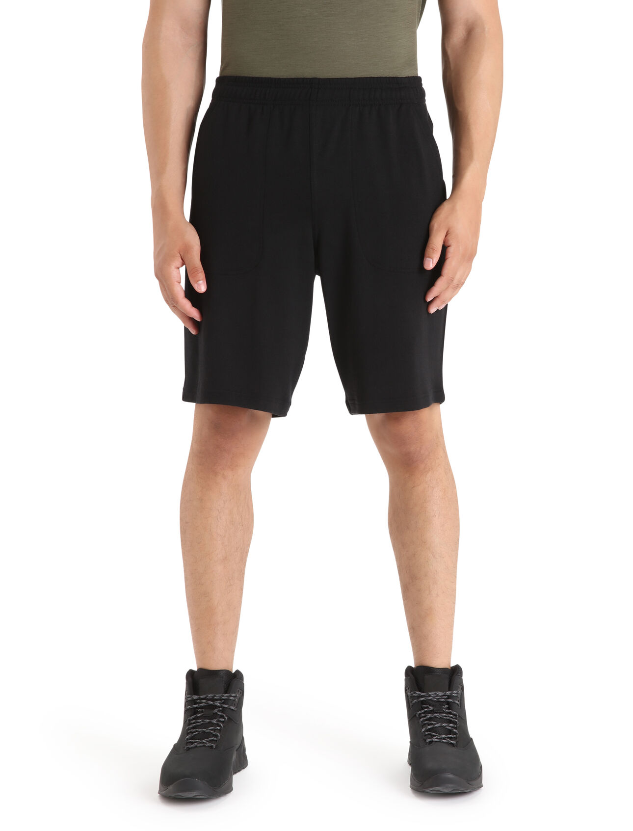 Herr Shifter shorts i merino  Shifter shorts är ett par klassiska mjukisshorts i modern tappning tack vare det mjuka frottématerialet i 100% merinoull som erbjuder en utmärkt vardagskomfort. 