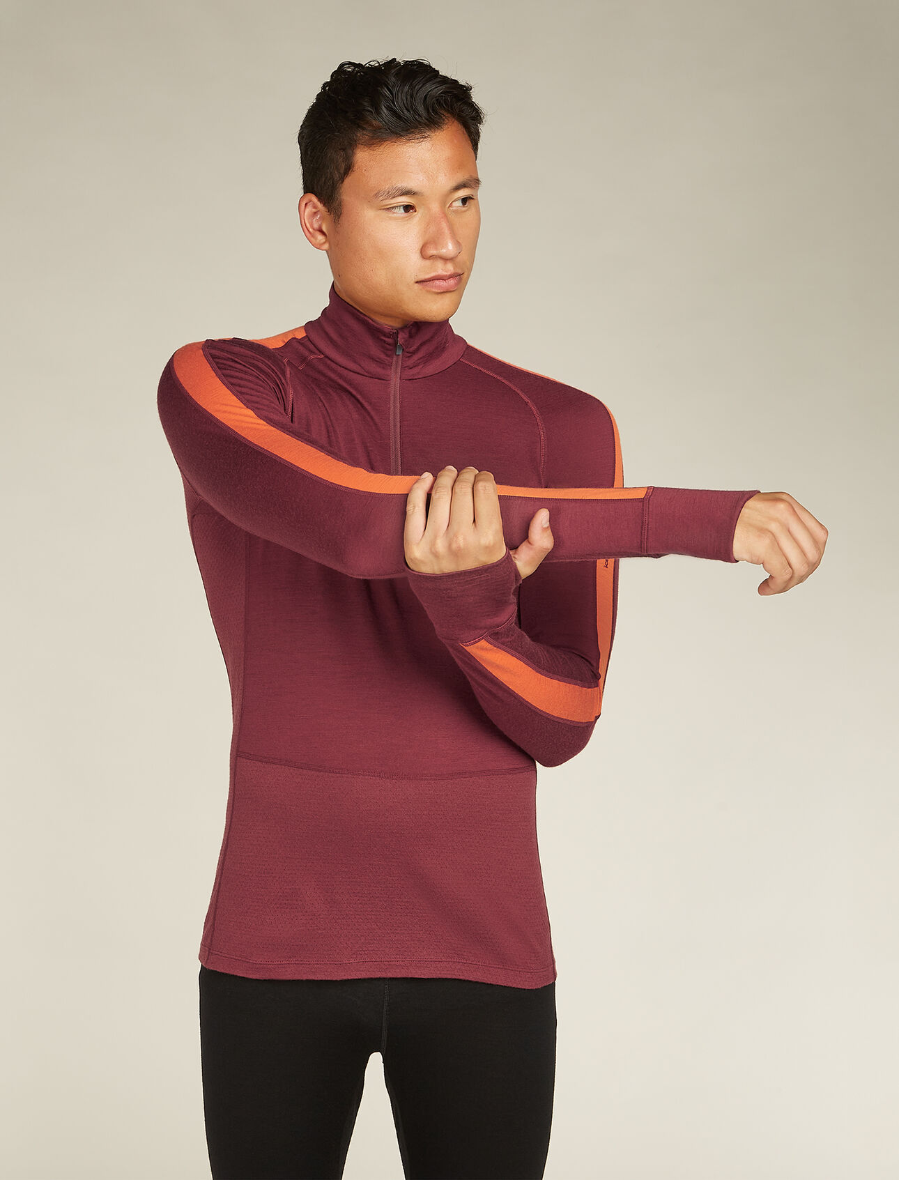 Mens Merino 200 ZoneKnit™ Long Sleeve Half Zip Thermal Top A midweight merino wool base layer top designed to help regulate temperature during high-intensity activity, the Merino 200 ZoneKnit™ Long Sleeve Half Zip features 100% pure and natural merino wool.