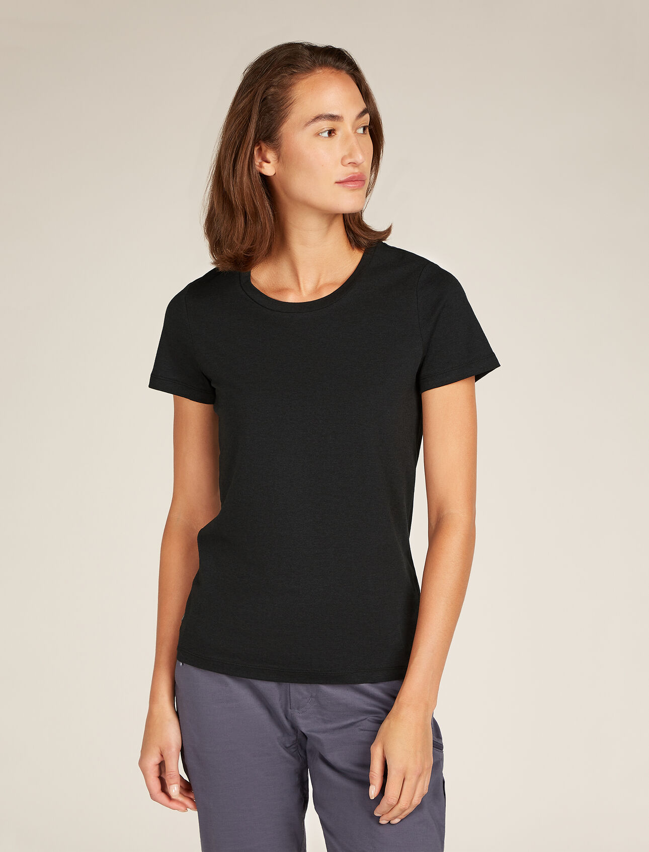 Womens Merino Blend Central Classic T-Shirt A versatile, everyday tee that goes anywhere in comfort, the Central Classic Short Sleeve Tee features a sustainable blend of natural merino wool and soft organically grown cotton.