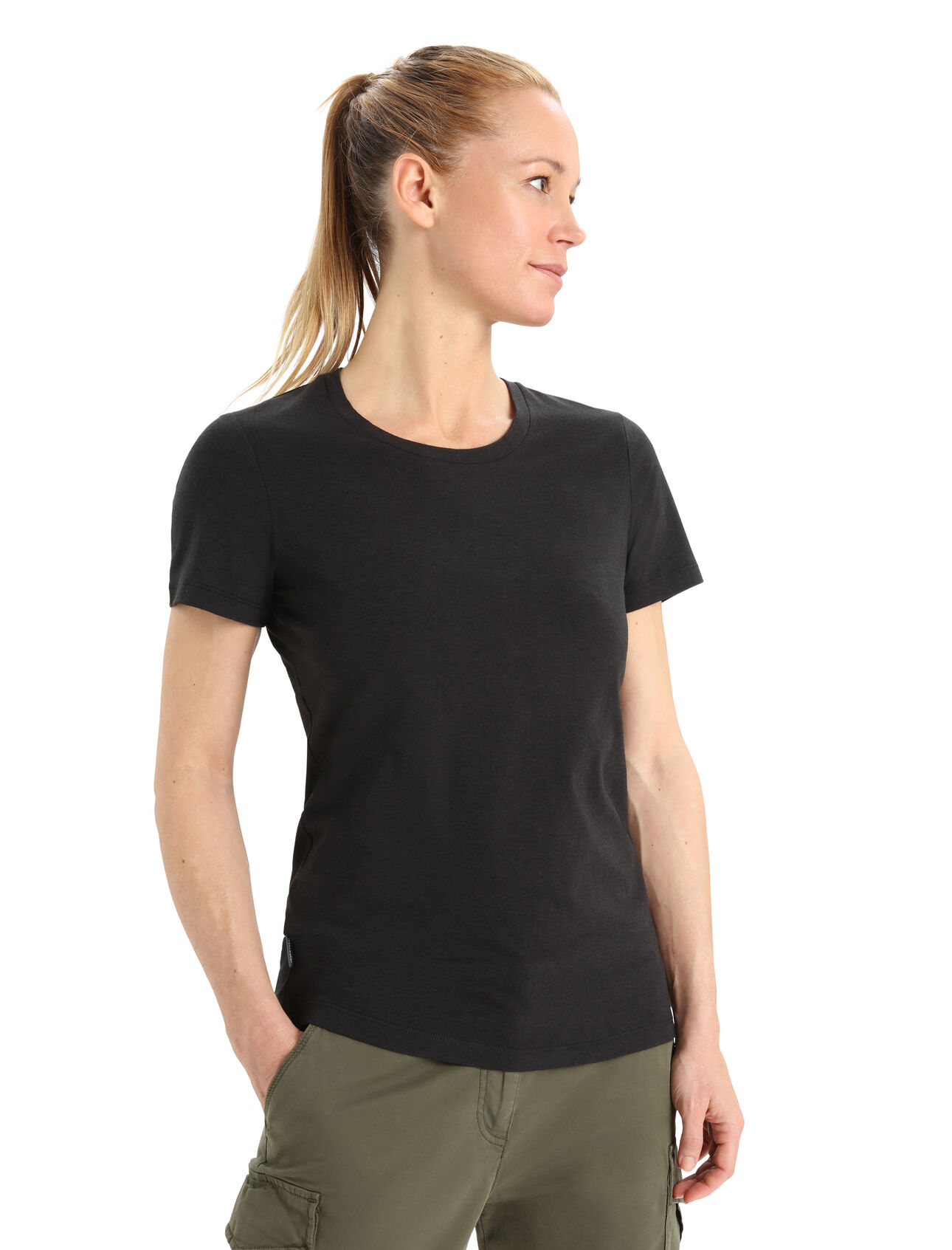 Womens Merino Central Classic Short Sleeve T-Shirt A versatile, everyday tee that goes anywhere in comfort, the Central Classic Short Sleeve Tee features a sustainable blend of natural merino wool and soft organic cotton.