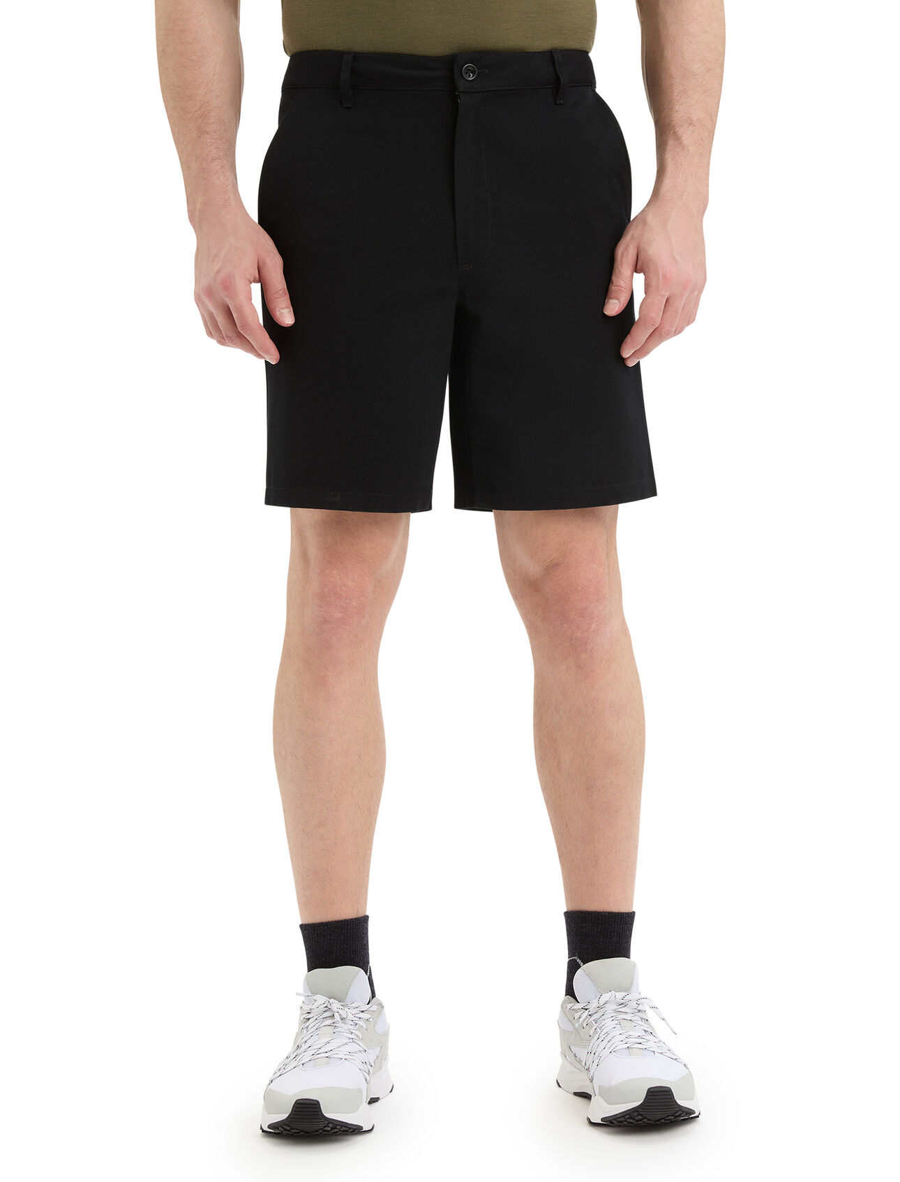 Herr Berlin shorts i merino  Berlin shorts är ett par klassiska, mångsidiga chinoshorts med en unik och hållbar blandning av endast naturlig merinoull och ekologisk bomull.