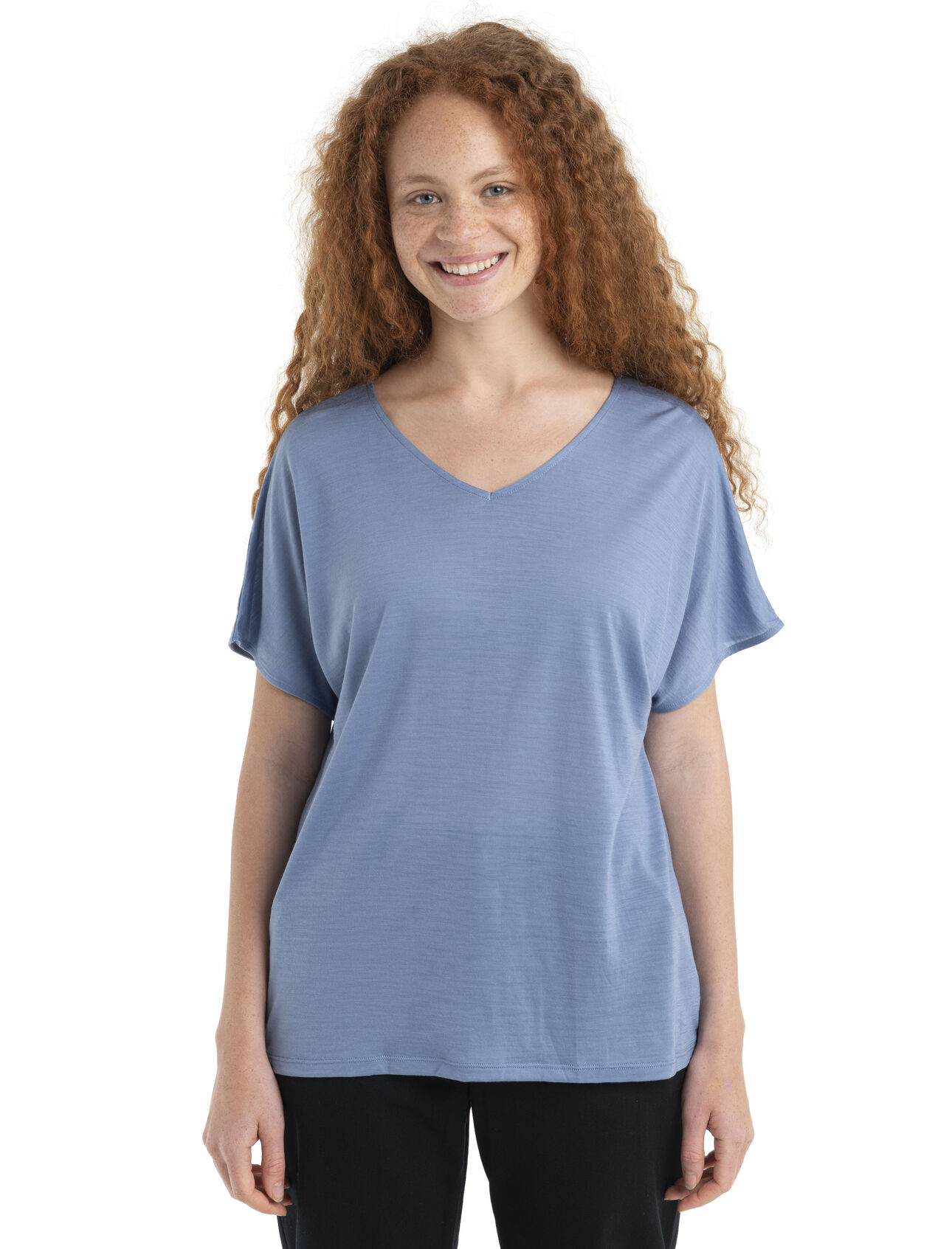 Wendbares Merino Drayden T-Shirt Damen Ein äußerst vielseitiges T-Shirt für jeden Tag aus unserem Cool-Lite™ Jersey, das wendbare Drayden T-Shirt kann als softes V-Shirt oder umgekehrt als hohes Rundhals-Shirt getragen werden.