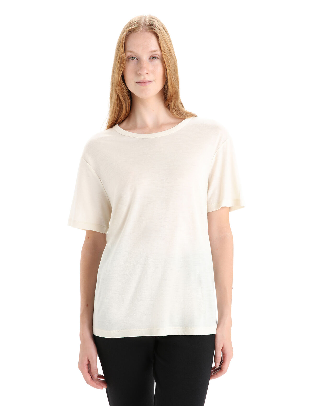 T-shirt manches courtes mérinos Granary Femme Haut classique à la coupe décontractée, composé d’un tissu 100 % mérinos doux et respirant, le t-shirt manches courtes Granary vous procure confort et élégance au quotidien. 