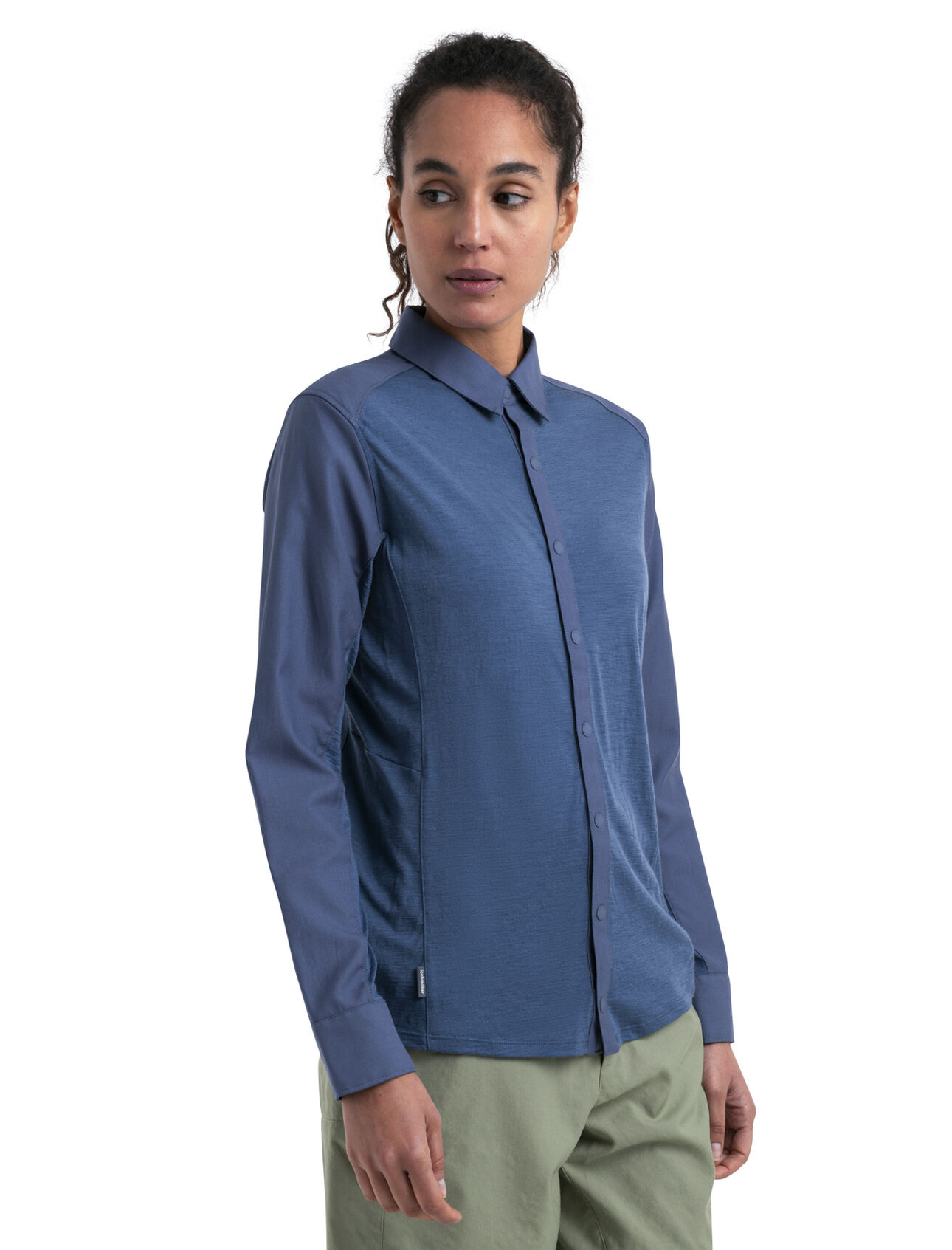 Haut manches longues mérinos Hike Femme Chemise légère et respirante idéale pour les aventures en montagne, le haut manches longues Hike est composé de laine mérinos et conviendra également à vos autres activités. 