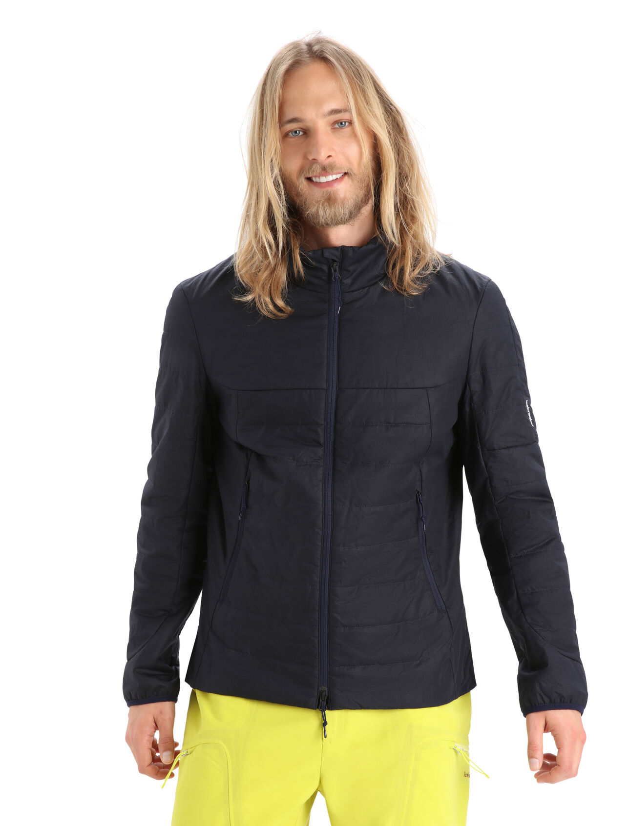 Mens MerinoLoft™ Jacket The MerinoLoft™ Jacket is the perfect insulating layer for skiing or hiking in cold conditions thanks to icebreaker’s innovative MerinoLoft™ insulation—a natural and cruelty-free insulation that harnesses the natural benefits of merino wool. The jacket’s woven organically grown cotton shell features a durable, PFC-free water-repellent finish to shed moisture, while the zoned insulation provides the optimal balance of warmth and breathability. The merino lining helps regulate body temperature and resist odours. Offset shoulder seams reduce friction and front hand pockets secure small essentials.