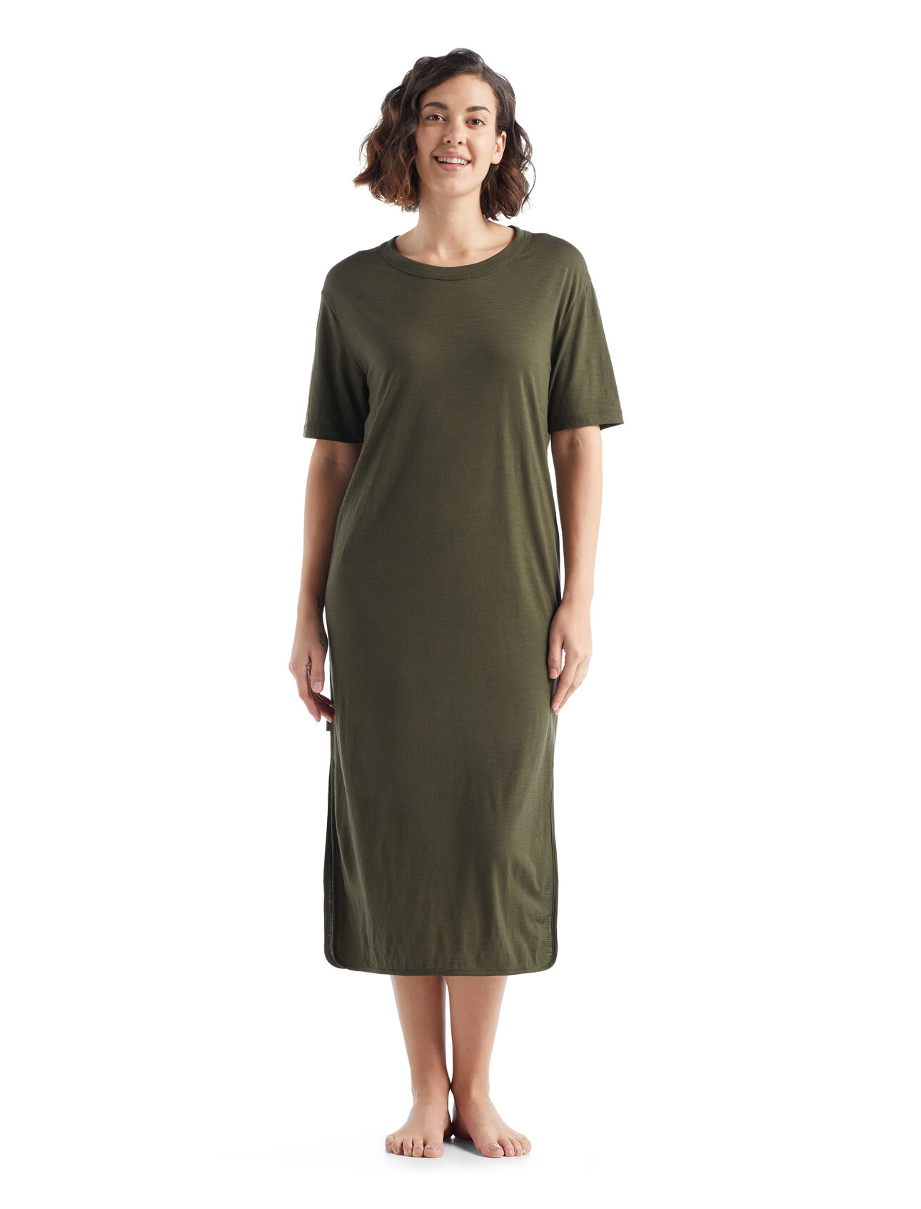Womens Merino Granary Dress A stylish midi tee dress perfect for lounging or casual everyday excursions, the Granary Tee Dress features soft and breathable 100% merino wool fabric for comfort and style.