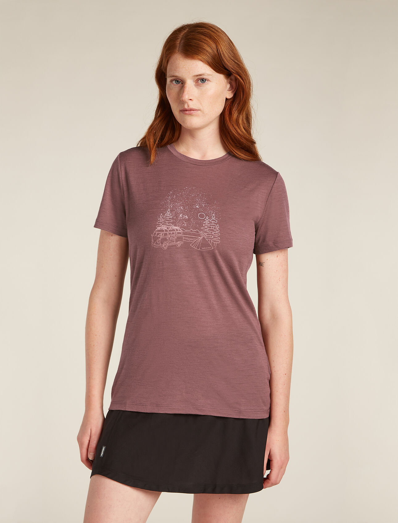 Womens Merino 150 Tech Lite III T-Shirt Van Camp Our most versatile tech tee that provides comfort, breathability and odour-resistance for four seasons worth of adventure, the Tech Lite III Short Sleeve Tee Van Camp features 100% merino for all-natural performance. The original artwork captures the tranquil vibes of a night camping under the stars.