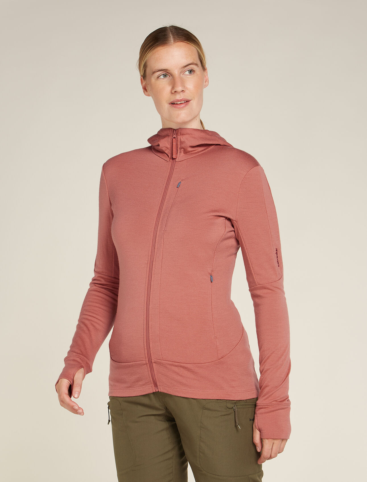 Womens Merino 260 Quantum Long Sleeve Zip Hoodie A slim-fit mid layer that’s ideal for technical mountain adventures like hiking, skiing and climbing, the Merino 260 Quantum Long Sleeve Zip Hoodie naturally resists odours and helps regulate your body temperature thanks to its 100% merino wool fabric.