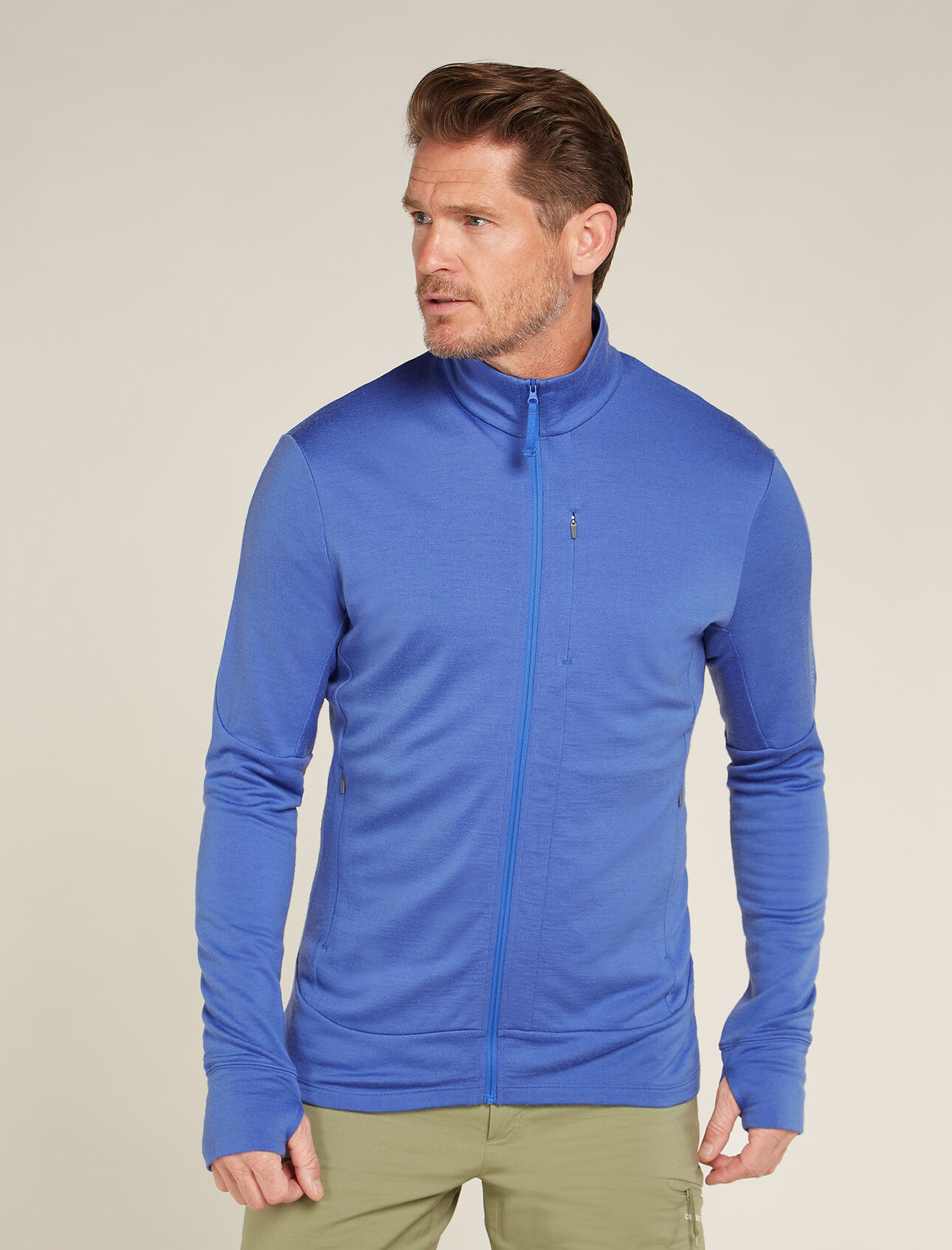 Mens Merino 260 Quantum Long Sleeve Zip Jacket A slim-fit mid layer that’s ideal for technical mountain adventures like hiking, skiing and climbing, the Merino 260 Quantum Long Sleeve Zip naturally resists odours and helps regulate your body temperature thanks to its 100% merino wool fabric.