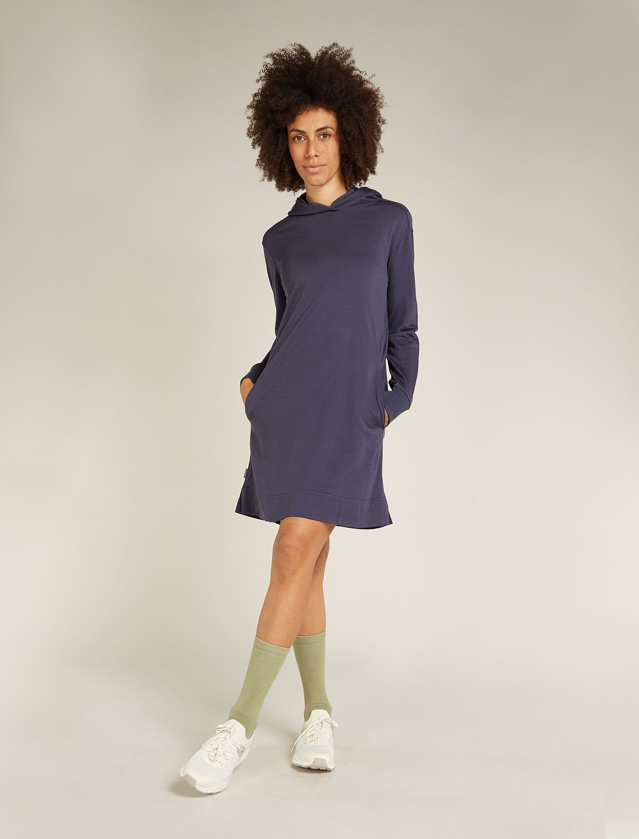 Womens Merino Blend 200 Crush Long Sleeve Dress The ultimate in down-time comfort, the Merino Blend 200 Crush Dress is a cozy hoodie-style dress featuring our luxuriously soft Eucaform fabric—a blend of natural merino wool and TENCEL® terry fabric.