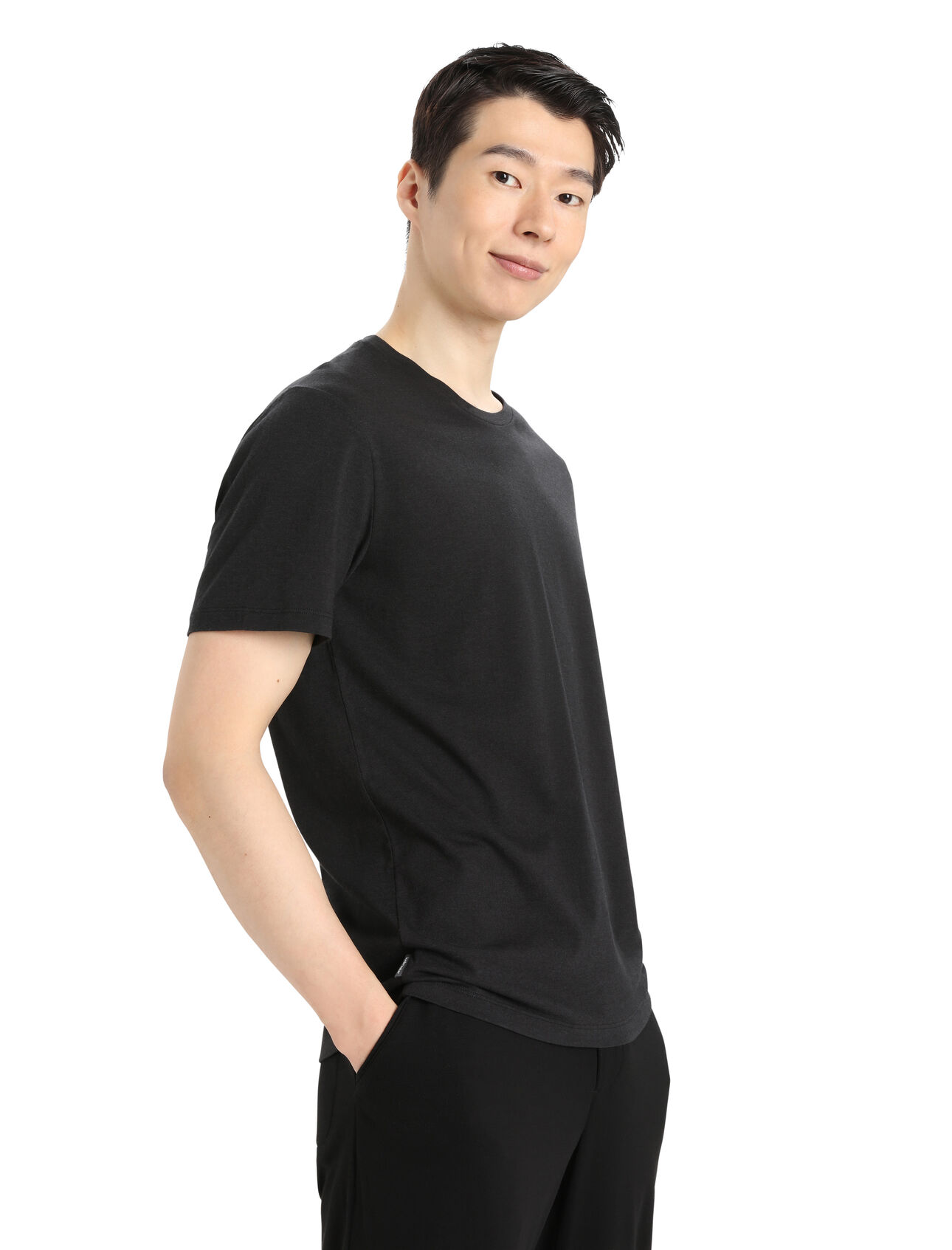 Mens Merino Central Classic Short Sleeve T-Shirt A versatile, everyday tee that goes anywhere in comfort, the Central Classic Short Sleeve Tee features a sustainable blend of natural merino wool and soft organic cotton.
