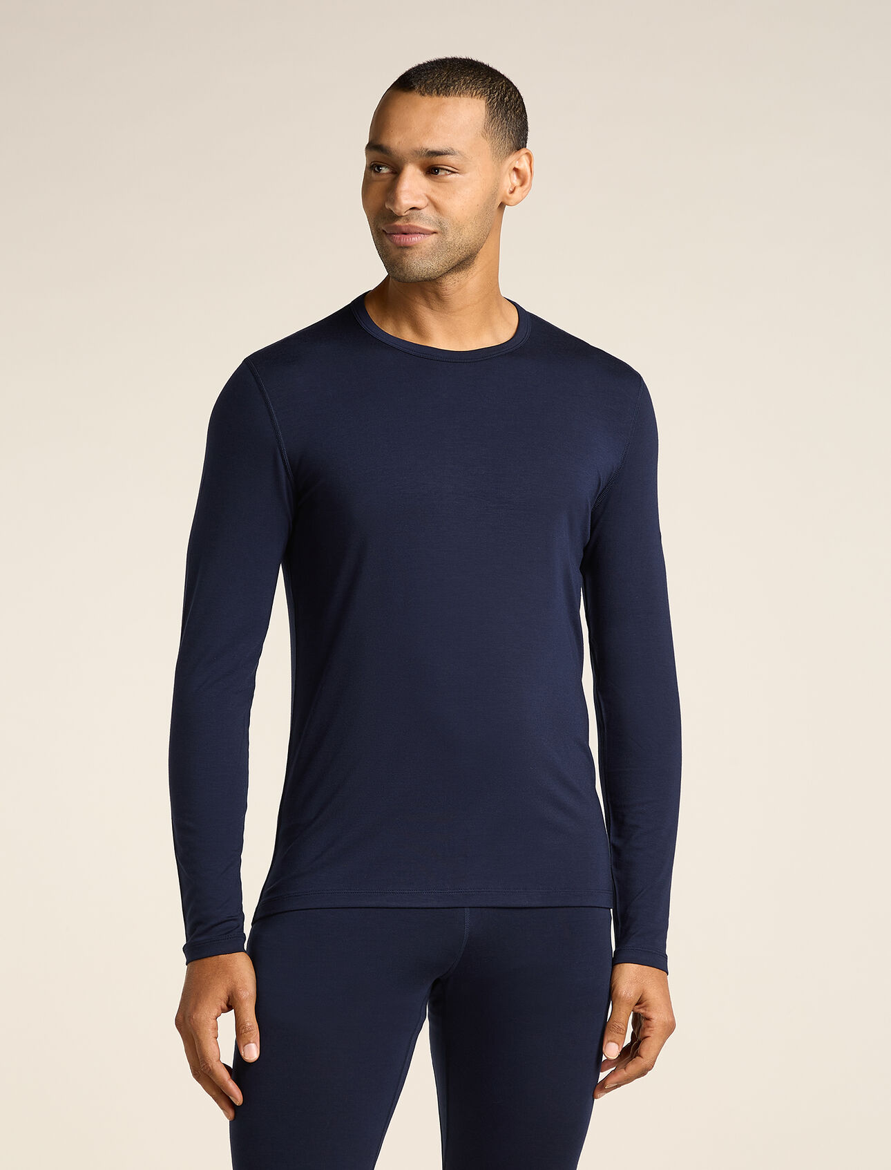Mens Merino Blend Core Midweight Long Sleeve Crewe Thermal Top An everyday, versatile baselayer top for any activity in cold conditions, the Merino Blend Core Midweight Long Sleeve Crewe keeps you warm and comfortable thanks to its blend of merino wool fibres and TENCEL™ Lyocell. 