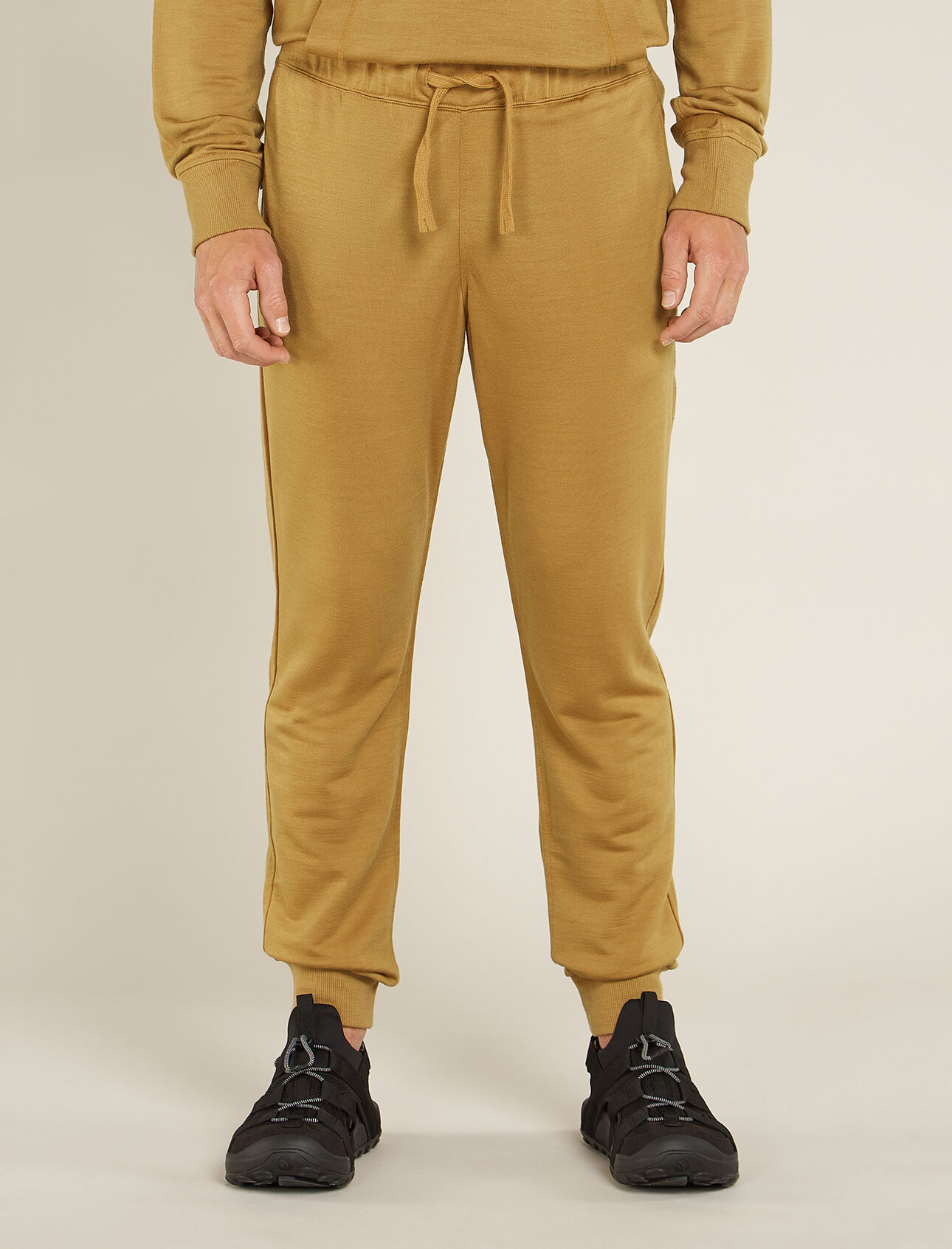 Mens Merino Blend 200 Shifter Pants The ultimate before and after bottoms made with our Eucaform terry fabric that blends merino wool and TENCEL™ Lyocell, the Shifter II Pants have down time covered.