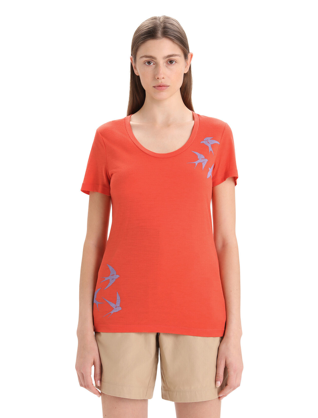 Merino Tech Lite II T-Shirt mit U-Ausschnitt Swarming Shapes Damen Unser vielseitiges technisches Merino T-Shirt, das dich bei jedem Abenteuer mit Komfort, Atmungsaktivität und Geruchsneutralität begleitet, das kurzärmlige Tech Lite II T-Shirt mit U-Ausschnitt Swarming Shapes überzeugt dank 100% Merinowolle durch natürliche Performance. Der originelle Print ist durch eine Murmuration – das natürliche Schwarmverhalten von Vögeln – inspiriert. 