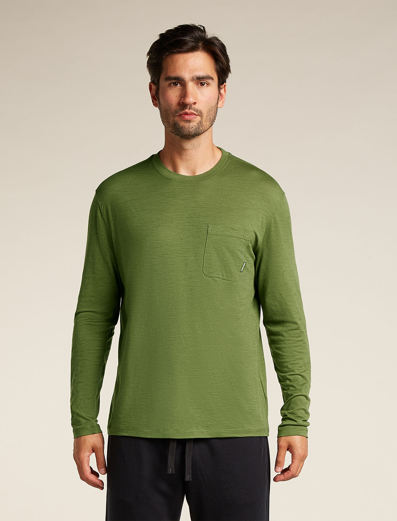 Mens Merino 150 Tech Lite Long Sleeve Relaxed Pocket T-Shirt Our classic 100% merino tech tee in a relaxed pocket tee silhouette, the Merino 150 Tech Lite III Long Sleeve Relaxed Pocket Tee is a go-to for balancing casual style and active performance.