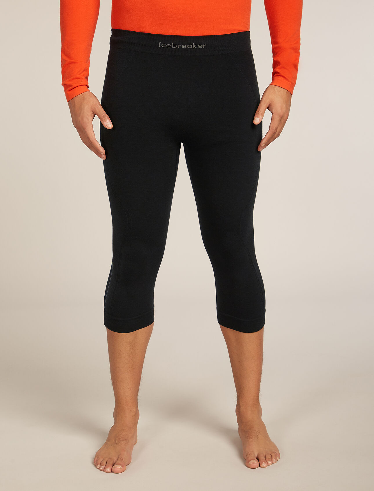 Mens Merino Blend 260 ZoneKnit™ Seamless 18 3/4 Tights Ultra-comfortable base layer bottoms that feels like a second skin thanks to a slim-fit seamless design and highly breathable merino-blend fabric, the Merino Blend 260 ZoneKnit™ Seamless 18-inch 3/4 Tights features body-mapped mesh panels for added ventilation. 
