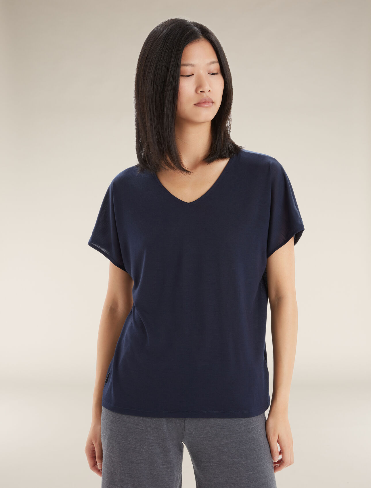 Womens Merino Drayden Reversible Short Sleeve Top A versatile everyday shirt featuring our Cool-Lite™ jersey fabric, the Drayden Reversible Short Sleeve Top can be worn frontwards for a soft V neck, or backwards for a high crew neck.