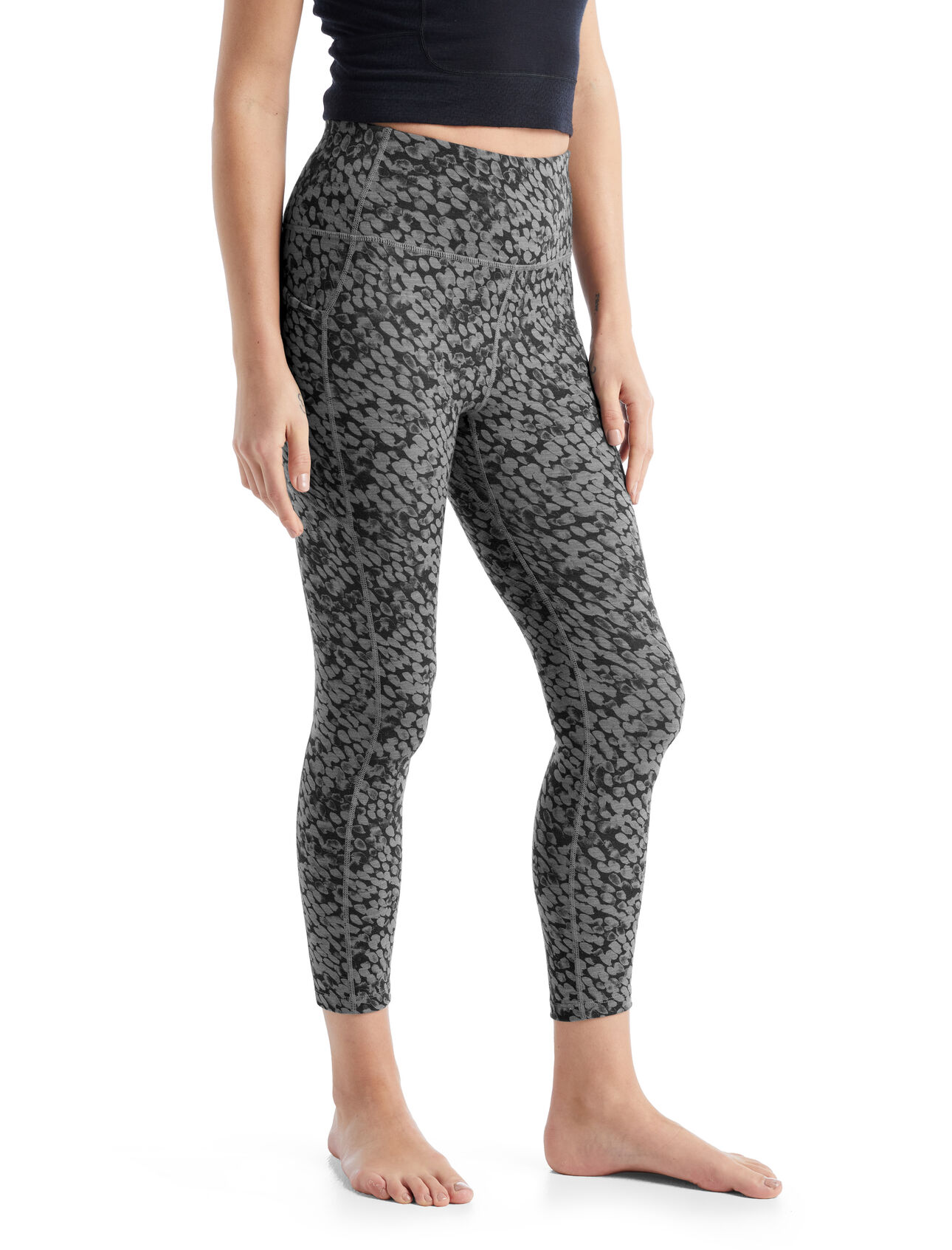 Womens Merino Fastray High Rise Tights Forest Shadows Functional, form-fitting bottoms for active performance on or off the trail, the Fastray High Rise Tights Forest Shadows feature a stretchy merino wool blend with a high waist for added coverage.