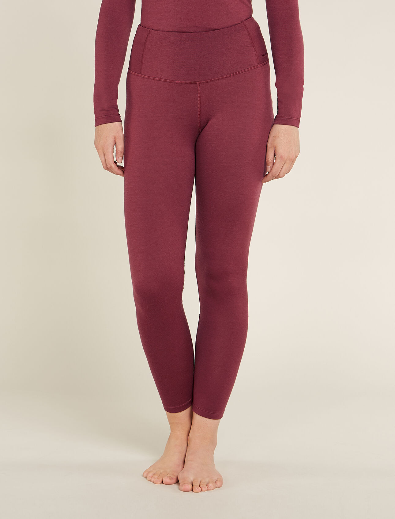 Womens Merino 260 Tech High Rise Thermal Leggings Incredibly warm merino-blend base layer bottoms for the coldest months of the year, the Merino 260 Tech High Rise Leggings are go-to piece for winter layering—ideal for skiing, snowshoeing and other cold-weather pursuits.