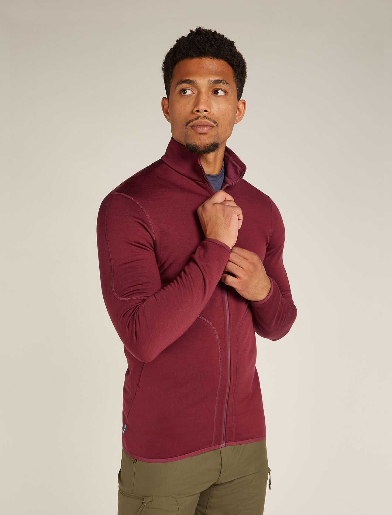 Merino 560 Realfleece™ Elemental Zip-Jacke Herren Ein Heavyweight Mid Layer Fleece, ideal für Trainingseinheiten bei kaltem Wetter sowie zum Skifahren oder Bergsteigen, die Merino 560 Realfleece™ Elemental Zip-Jacke besteht aus 100% Merinowolle, die auf natürliche Weise isoliert, atmet und die Körpertemperatur reguliert. 