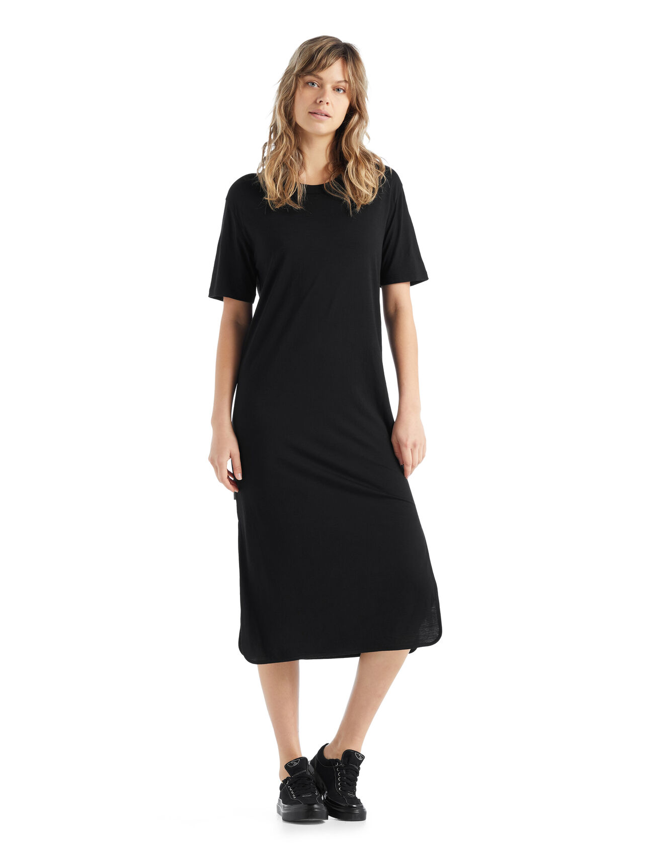 Womens Merino Granary Dress A stylish midi tee dress perfect for lounging or casual everyday excursions, the Granary Tee Dress features soft and breathable 100% merino wool fabric for comfort and style.