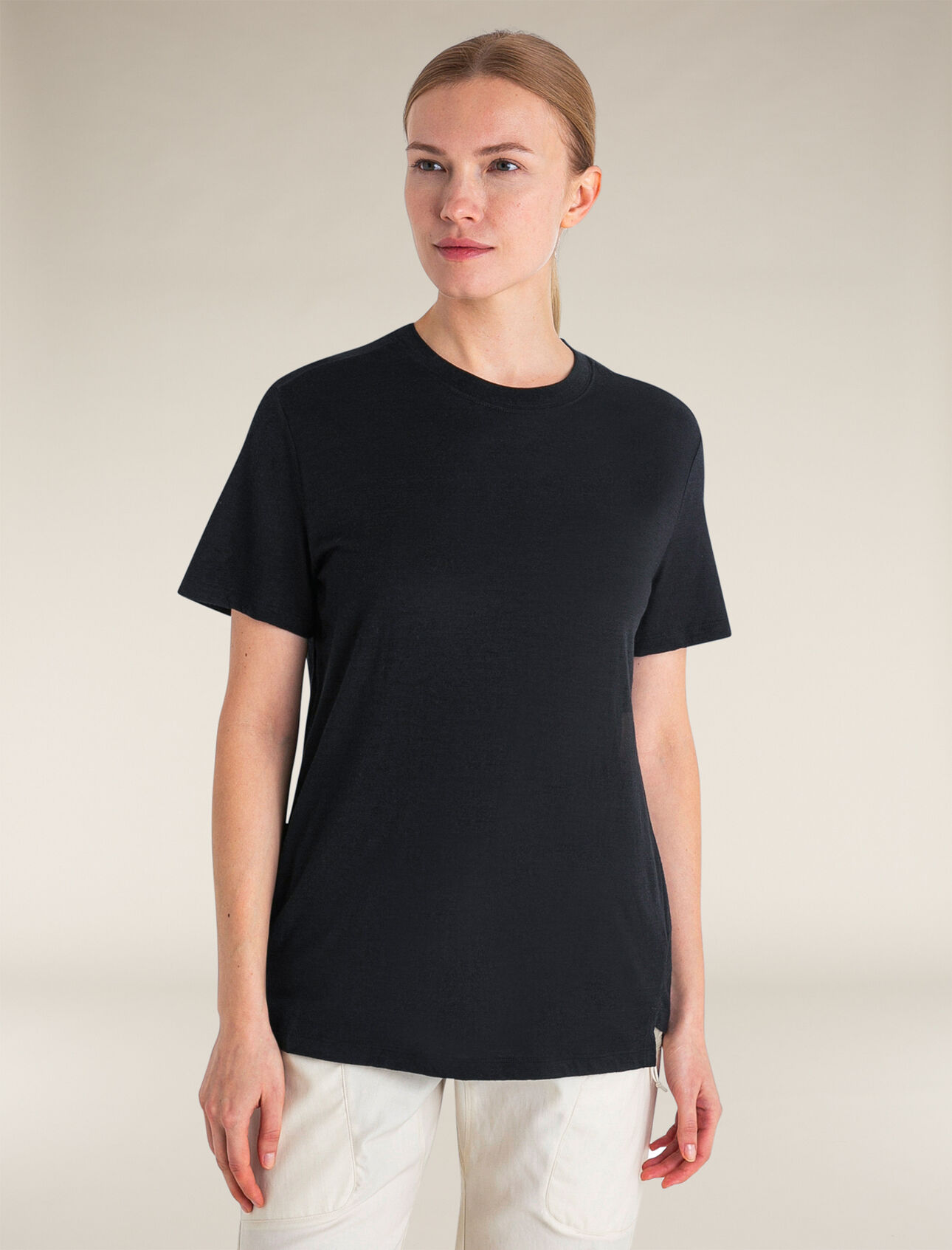 Womens Merino 150 Tech Lite Short Sleeve Relaxed T-Shirt Our most versatile tech tee that provides comfort, breathability and odour-resistance for four seasons worth of adventure, the Tech Lite III Short Sleeve Relaxed Tee features 100% merino for all-natural performance with a modern relaxed silhouette.