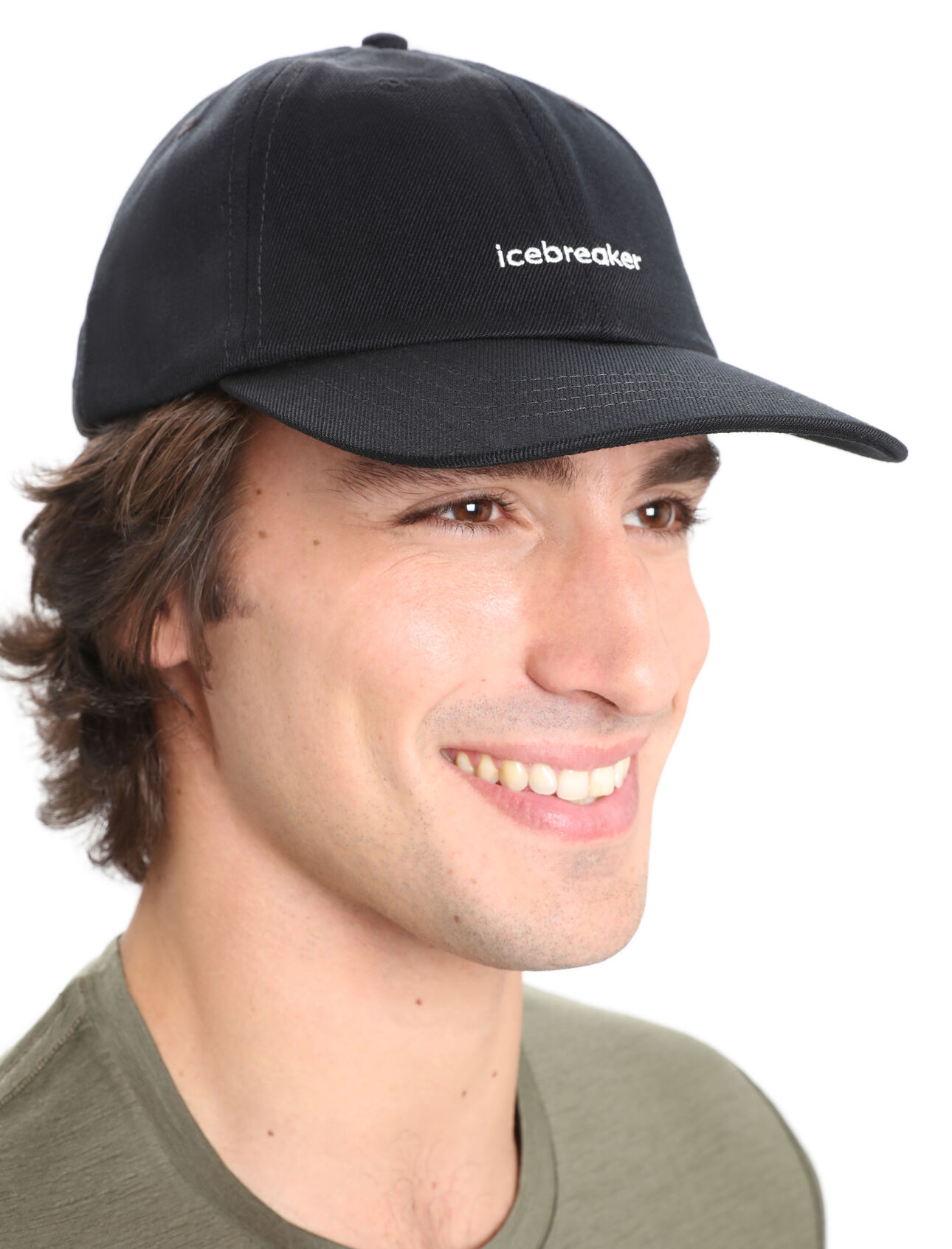 Unisex Merino Icebreaker 6 Panel Hat A classic cap made with 100% natural materials, the icebreaker 6 Panel Hat blends naturally breathable and odor-resistant merino wool with soft organic cotton.