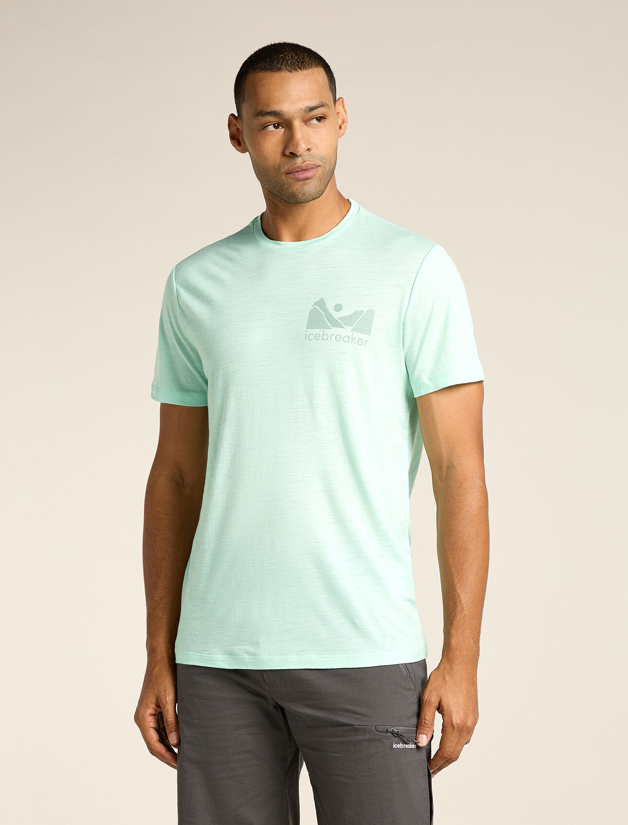 Mens Merino 150 Tech Lite Short Sleeve T-Shirt Southern Shapes Our most versatile tech tee that provides comfort, breathability and odour-resistance for four seasons worth of adventure, the Merino 150 Tech Lite Short Sleeve Tee Southern Shapes features 100% merino fabric for all-natural performance. The original graphic artwork draws inspiration from the fjords of Milford Sound, home to one of the top 10 hikes on New Zealand's south island. 