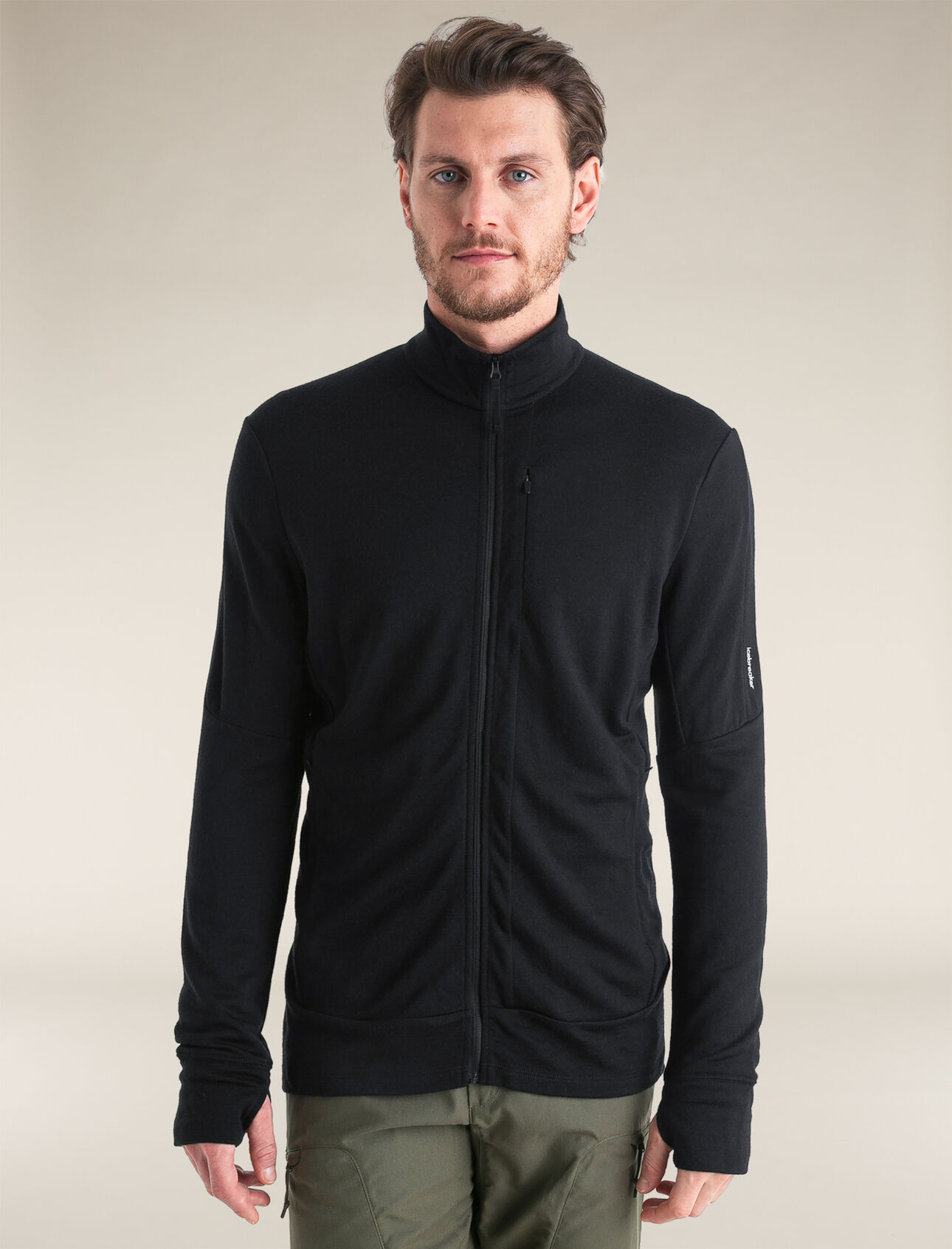 Mens Merino 260 Quantum Long Sleeve Zip Jacket A slim-fit mid layer that’s ideal for technical mountain adventures like hiking, skiing and climbing, the Merino 260 Quantum IV Long Sleeve Zip naturally resists odours and helps regulate your body temperature thanks to its 100% merino wool fabric.