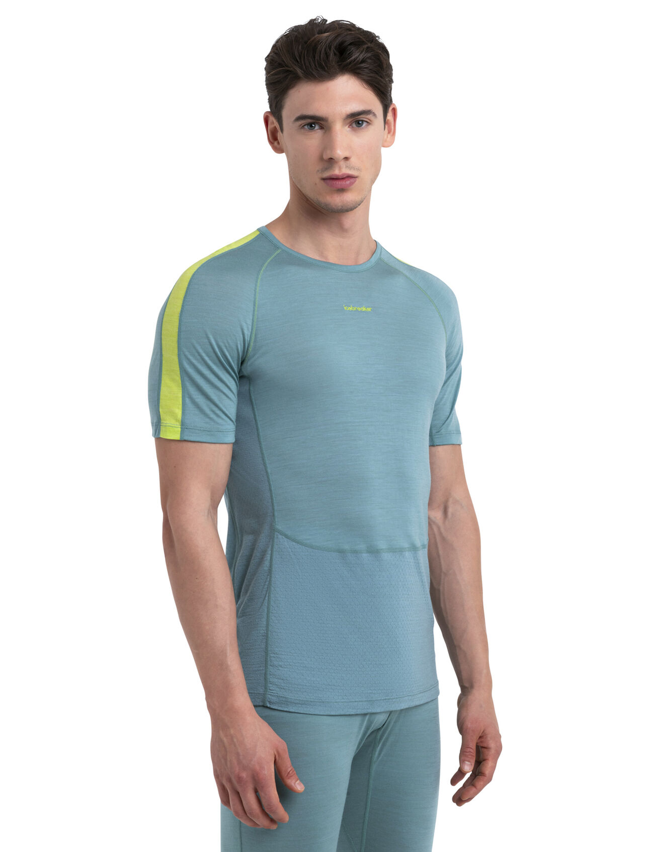 Mens 125 ZoneKnit™ Merino Blend Short Sleeve Crewe Thermal Top An ultralight merino base layer top designed to help regulate body temperature during high-intensity activity, the 125 ZoneKnit™ Short Sleeve Crewe features our jersey Cool-Lite™ fabric for adventure and everyday training.
