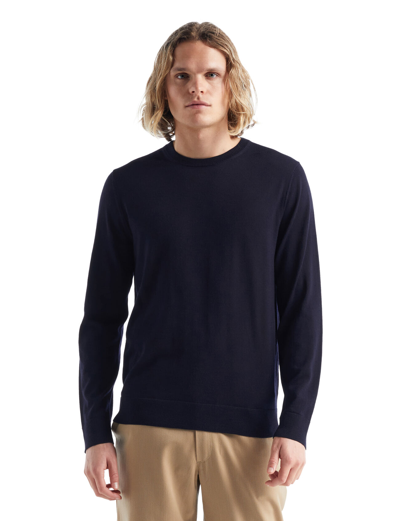 dla mężczyzn Sweter Wilcox z długim rękawem z wełny merino Klasyczny sweter na co dzień wykonany z niezwykle cienkiej wełny merino, która zapewnia niezrównaną miękkość. Sweter Wilcox z długim rękawem doskonale sprawdzi się w dni, kiedy potrzebujesz lekkiej dodatkowej warstwy.