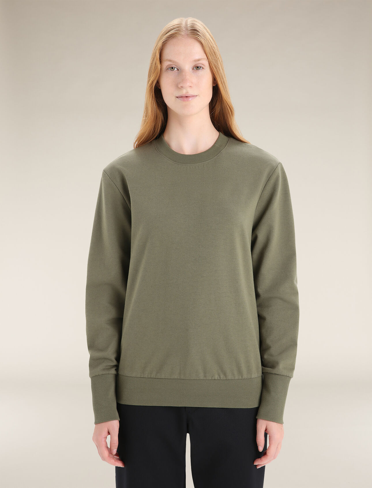 Womens Merino Central II Long Sleeve Sweatshirt A versatile, everyday pullover that goes anywhere in comfort, the Central II Long Sleeve Sweatshirt features a sustainable blend of natural merino wool and soft organic cotton.