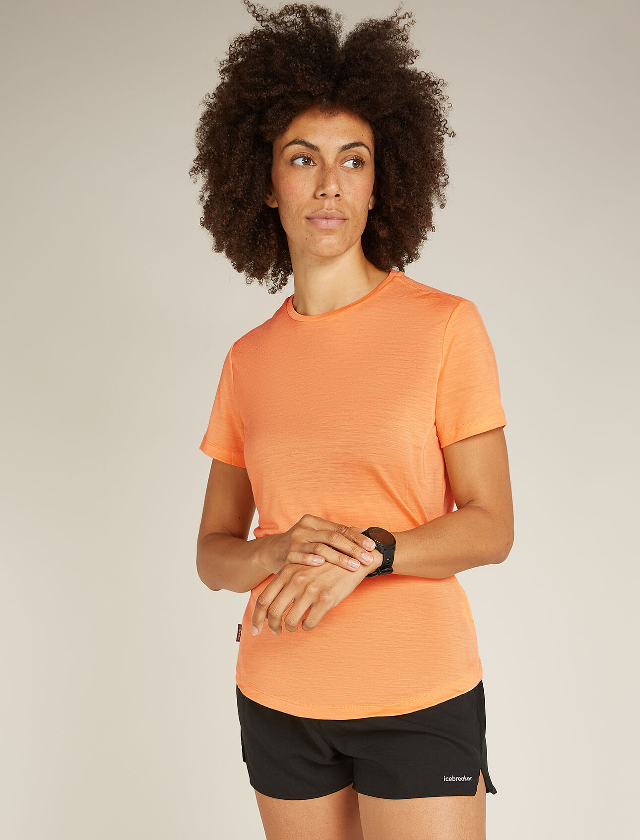 Womens Merino Blend 125 Cool-Lite™ Sphere Short Sleeve T-Shirt Soft, comfortable and versatile for a wide variety of active pursuits, the Merino 125 Cool-Lite™ Sphere III Long Sleeve Tee features our lightweight Cool-Lite™ merino jersey.