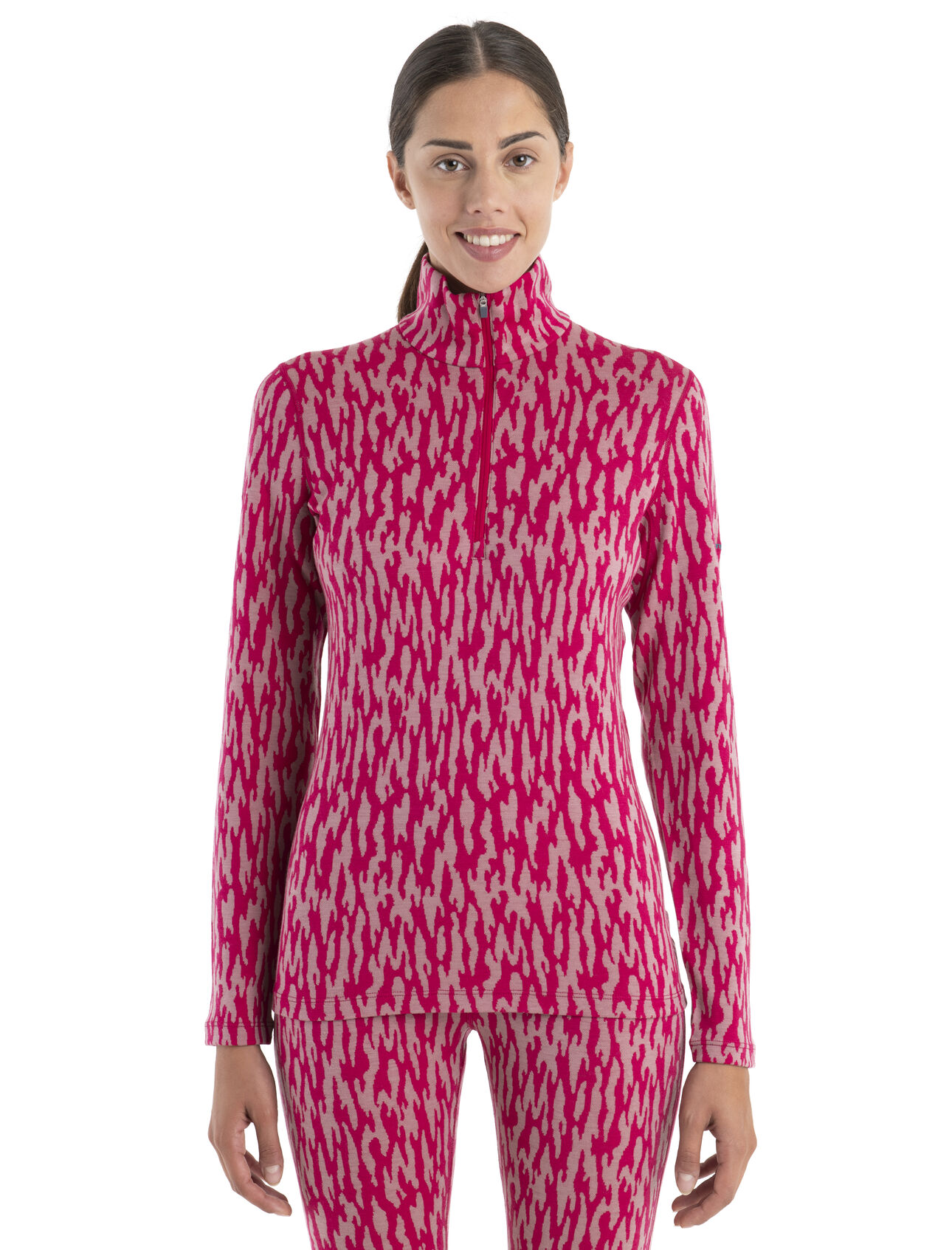 Haut isotherme à demi-glissière et à manches longues 250 Vertex Glacial Flow en mérinos Femmes Couche de base incroyablement chaude et composée d’un jacquard unique en laine mérinos, le demi-zip manches longues 250 Vertex Glacial Flow est un incontournable de l’hiver, idéal pour la superposition lors de vos activités extérieures, telles que le ski ou les randonnées en raquettes. L’imprimé camouflage sur tout le vêtement est un clin d’œil aux jeux de reflets qui se font et se défont à la surface des lacs glaciaires. 