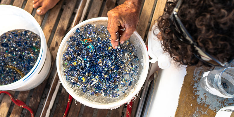 DE VORMING VAN MICROPLASTIC